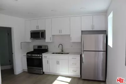 122 S Berendo St, Los Angeles, CA 90004 - Photo 8