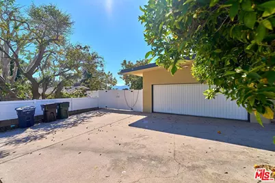 1908 Lyans Dr, La Canada Flintridge, CA 91011 - Photo 64