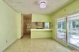 26026 Adamor Rd, Calabasas, CA 91302 - Photo 14