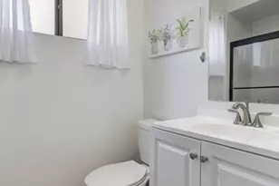 828 S Bedford St, Los Angeles, CA 90035 - Photo 16