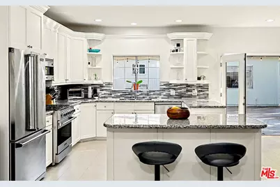 14954 Hesby St, Sherman Oaks, CA 91403 - Photo 8