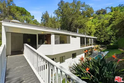 2350 Benedict Canyon Dr, Beverly Hills, CA 90210 - Photo 32