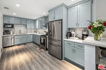 3011 Van Buren Pl, Los Angeles, CA 90007 - Photo 10