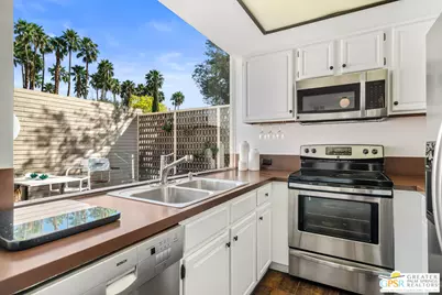 360 Cabrillo Rd #218, Palm Springs, CA 92262 - Photo 14