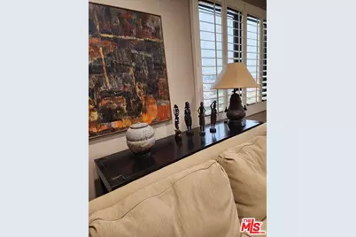 10560 Wilshire Blvd #404, Los Angeles, CA 90024 - Photo 8