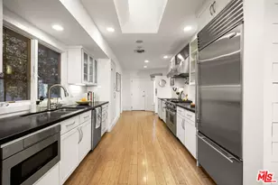 218 S Bundy Dr, Los Angeles, CA 90049 - Photo 6