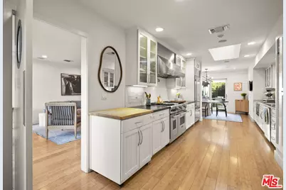 218 S Bundy Dr, Los Angeles, CA 90049 - Photo 8