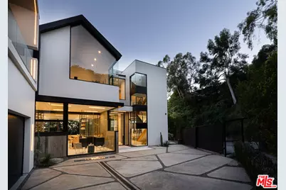 1772 N Crescent Heights Blvd, Los Angeles, CA 90069 - Photo 1