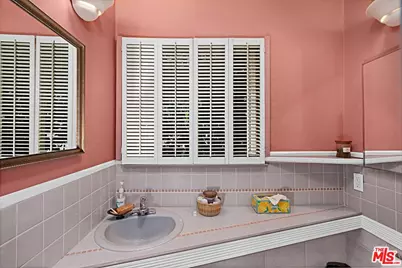 13522 Delano St, Van Nuys, CA 91401 - Photo 32