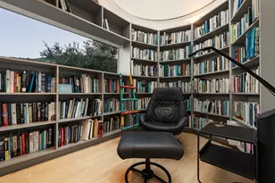 13044 Sky Valley Rd, Los Angeles, CA 90049 - Photo 16