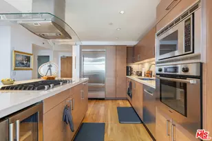 13650 Marina Pointe Dr, Marina del Rey, CA 90292 - Photo 4