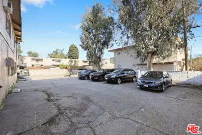 820 Chestnut Ave, Los Angeles, CA 90042 - Photo 10