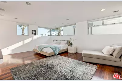 111 Eastwind St, Marina del Rey, CA 90292 - Photo 32