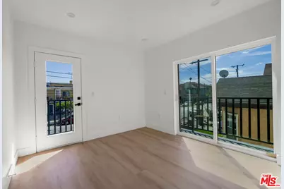 1933 Magnolia Ave, Los Angeles, CA 90007 - Photo 52