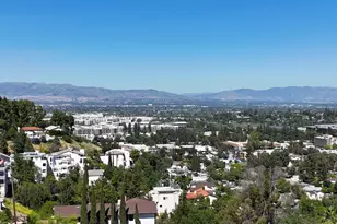 5134 Medina Rd, Woodland Hills, CA 91364 - Photo 4