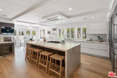 813 N Doheny Dr, Beverly Hills, CA 90210 - Photo 20