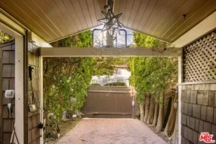 2536 Beverley Ave, Santa Monica, CA 90405 - Photo 40