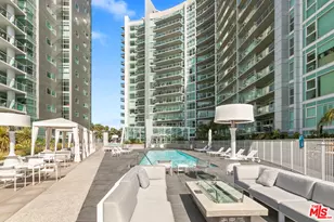 13600 Marina Pointe Dr, Marina del Rey, CA 90292 - Photo 26