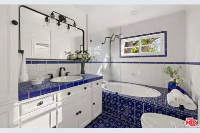 15016 Archwood St, Van Nuys, CA 91405 - Photo 8