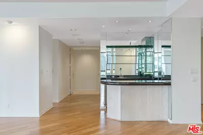 10430 Wilshire Blvd #202, Los Angeles, CA 90024 - Photo 12