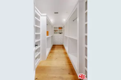 12739 Halkirk St, Studio City, CA 91604 - Photo 34