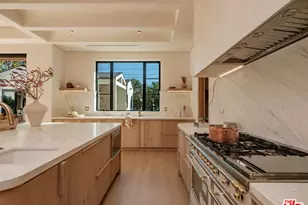 11746 Blix St, Valley Village, CA 91607 - Photo 14