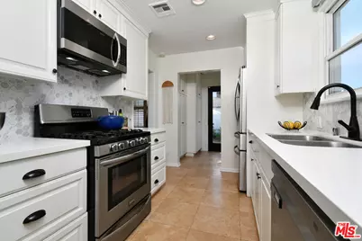 14418 Collins St, Sherman Oaks, CA 91401 - Photo 18