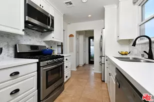 14418 Collins St, Sherman Oaks, CA 91401 - Photo 18