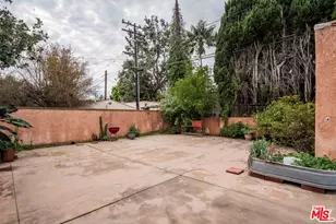 127 S Carson Rd, Beverly Hills, CA 90211 - Photo 22