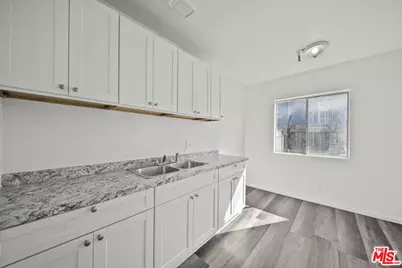 636 E 88th Pl, Los Angeles, CA 90002 - Photo 2