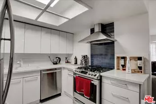 108 W Maple St, Glendale, CA 91204 - Photo 2