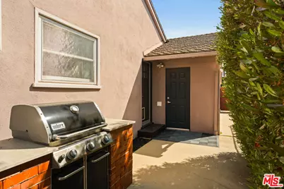 6213 S Corning Ave, Los Angeles, CA 90056 - Photo 36