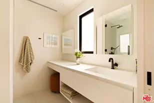 157 S Lucerne Blvd, Los Angeles, CA 90004 - Photo 22