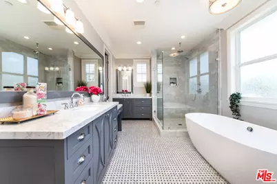 419 S Griffith Park Dr, Burbank, CA 91506 - Photo 42