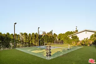 22821 Collins St, Woodland Hills, CA 91367 - Photo 46