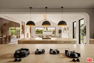 22821 Collins St, Woodland Hills, CA 91367 - Photo 12