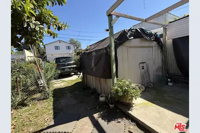324 N Burlington Ave, Los Angeles, CA 90026 - Photo 22