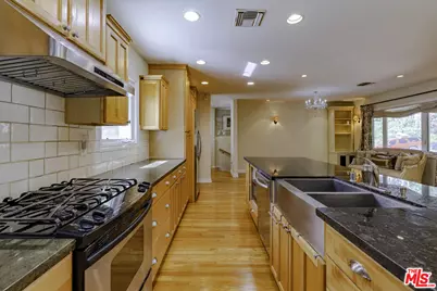 2250 Betty Ln, Beverly Hills, CA 90210 - Photo 10