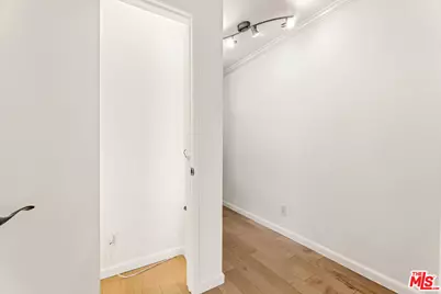 2320 S Bentley Ave #106, Los Angeles, CA 90064 - Photo 30
