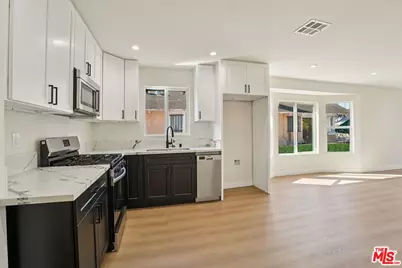 4920 S Wilton Pl, Los Angeles, CA 90062 - Photo 8