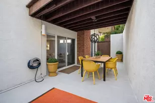 9827 Yoakum Dr, Beverly Hills, CA 90210 - Photo 22