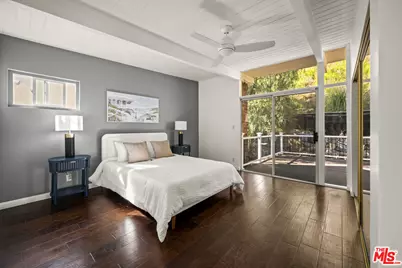 9827 Yoakum Dr, Beverly Hills, CA 90210 - Photo 16