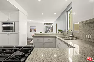 9827 Yoakum Dr, Beverly Hills, CA 90210 - Photo 8