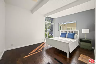 9827 Yoakum Dr, Beverly Hills, CA 90210 - Photo 18