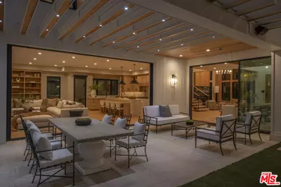 196 S Greenfield Ave, Los Angeles, CA 90049 - Photo 30