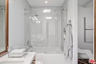 11940 Whalers Ln, Malibu, CA 90265 - Photo 12