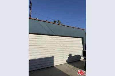 10414 S Denker Ave, Los Angeles, CA 90047 - Photo 16