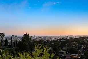 5677 Spreading Oak Dr, Los Angeles, CA 90068 - Photo 2