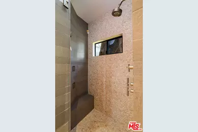 5677 Spreading Oak Dr, Los Angeles, CA 90068 - Photo 18