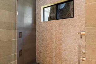 5677 Spreading Oak Dr, Los Angeles, CA 90068 - Photo 18